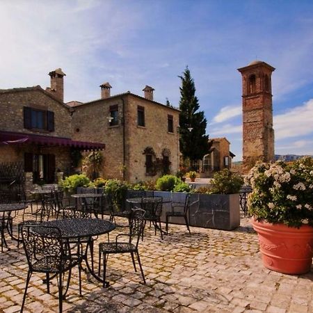 Castello Di Albereto Hotel Trarivi Eksteriør billede