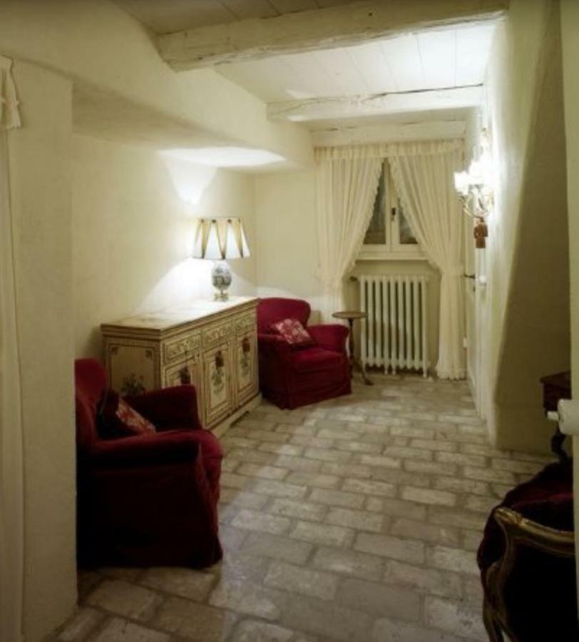 Castello Di Albereto Hotel Trarivi Eksteriør billede
