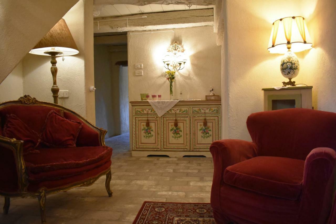 Castello Di Albereto Hotel Trarivi Eksteriør billede