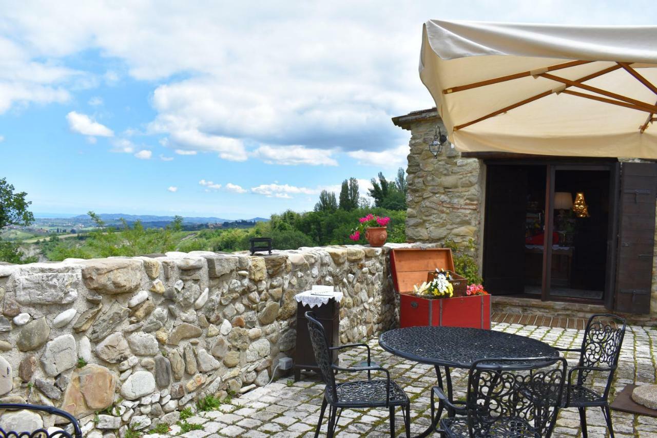 Castello Di Albereto Hotel Trarivi Eksteriør billede
