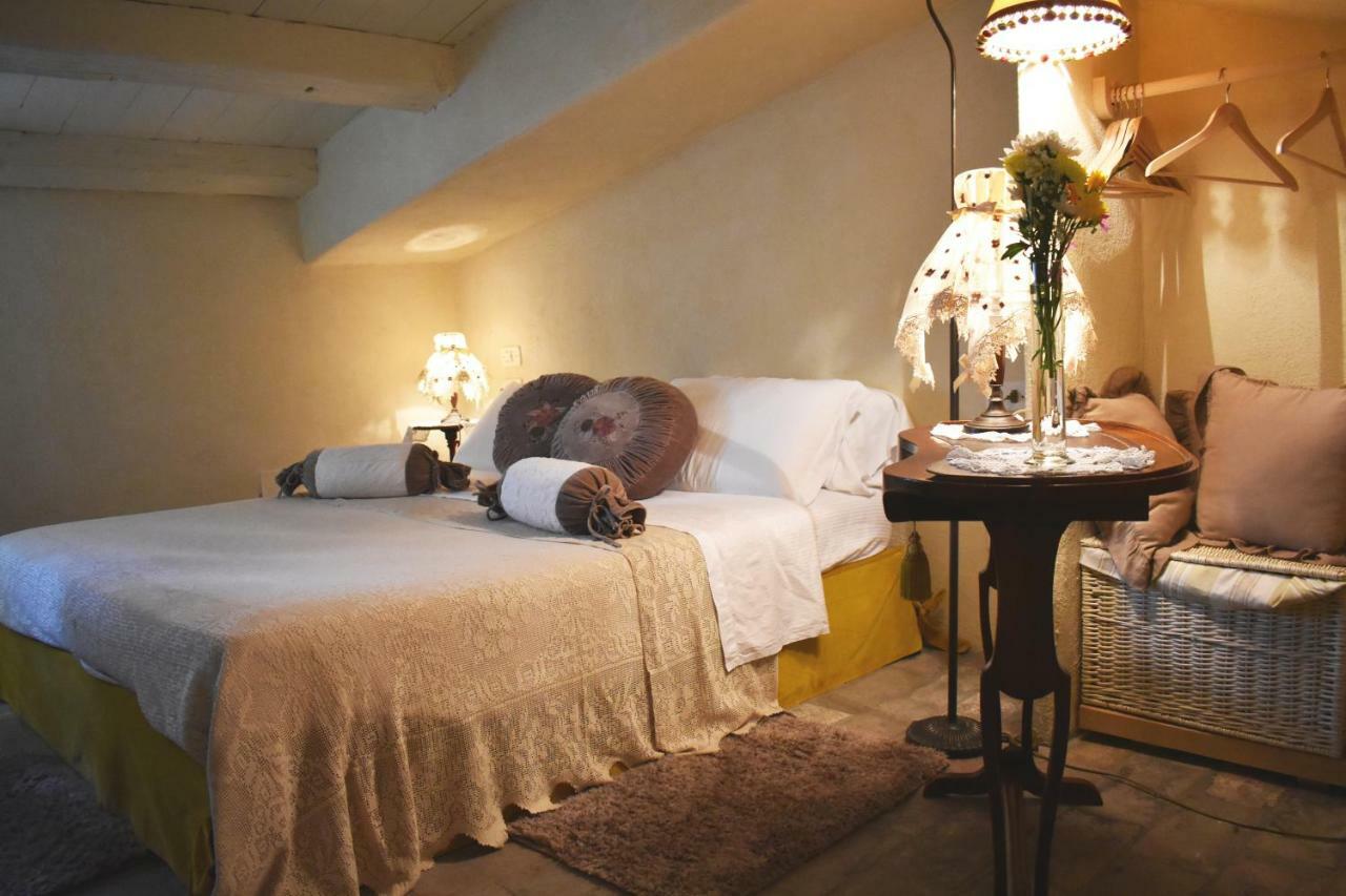 Castello Di Albereto Hotel Trarivi Eksteriør billede